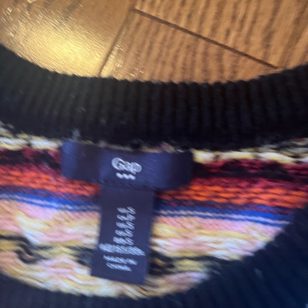 Colorful sweater - Picture 2 of 3